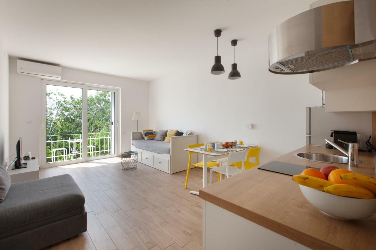 Apartments Coast 27 Подгора Екстериор снимка