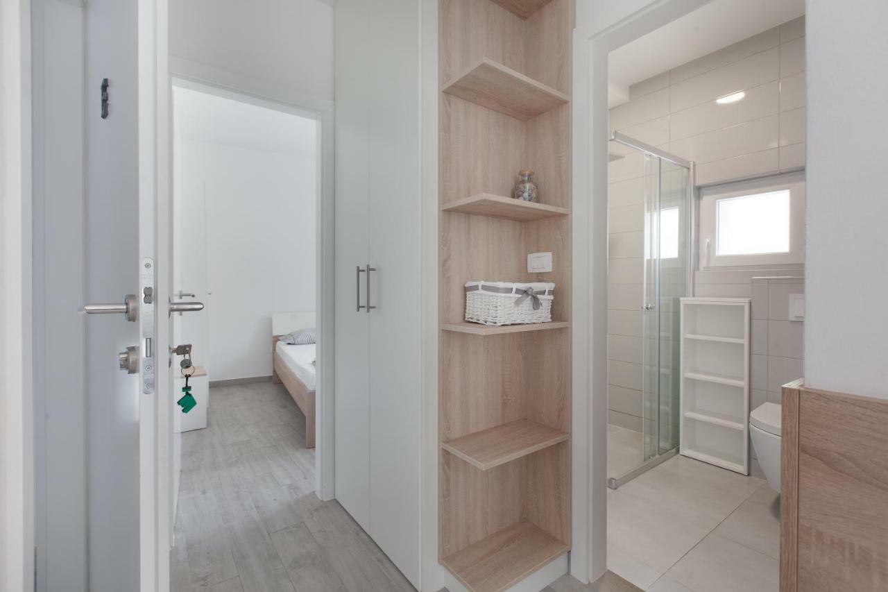 Apartments Coast 27 Подгора Екстериор снимка