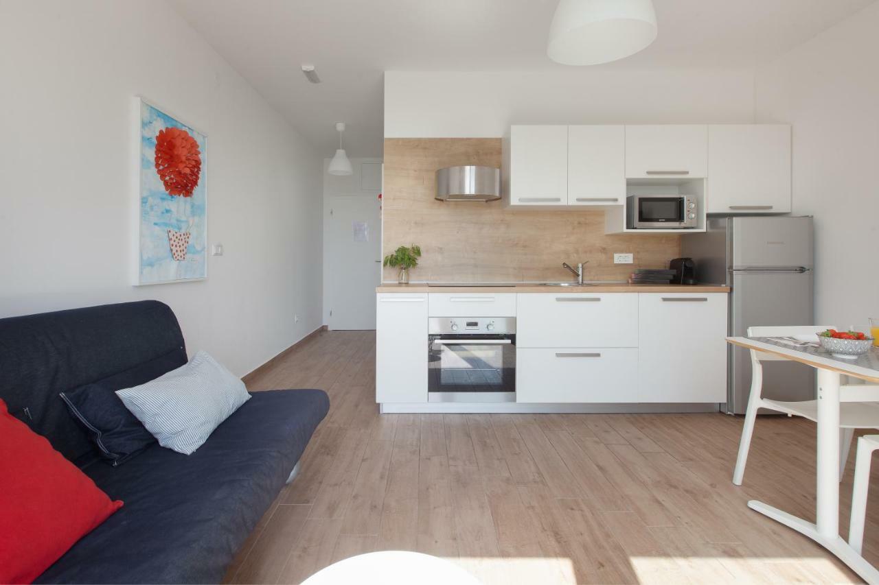 Apartments Coast 27 Подгора Екстериор снимка