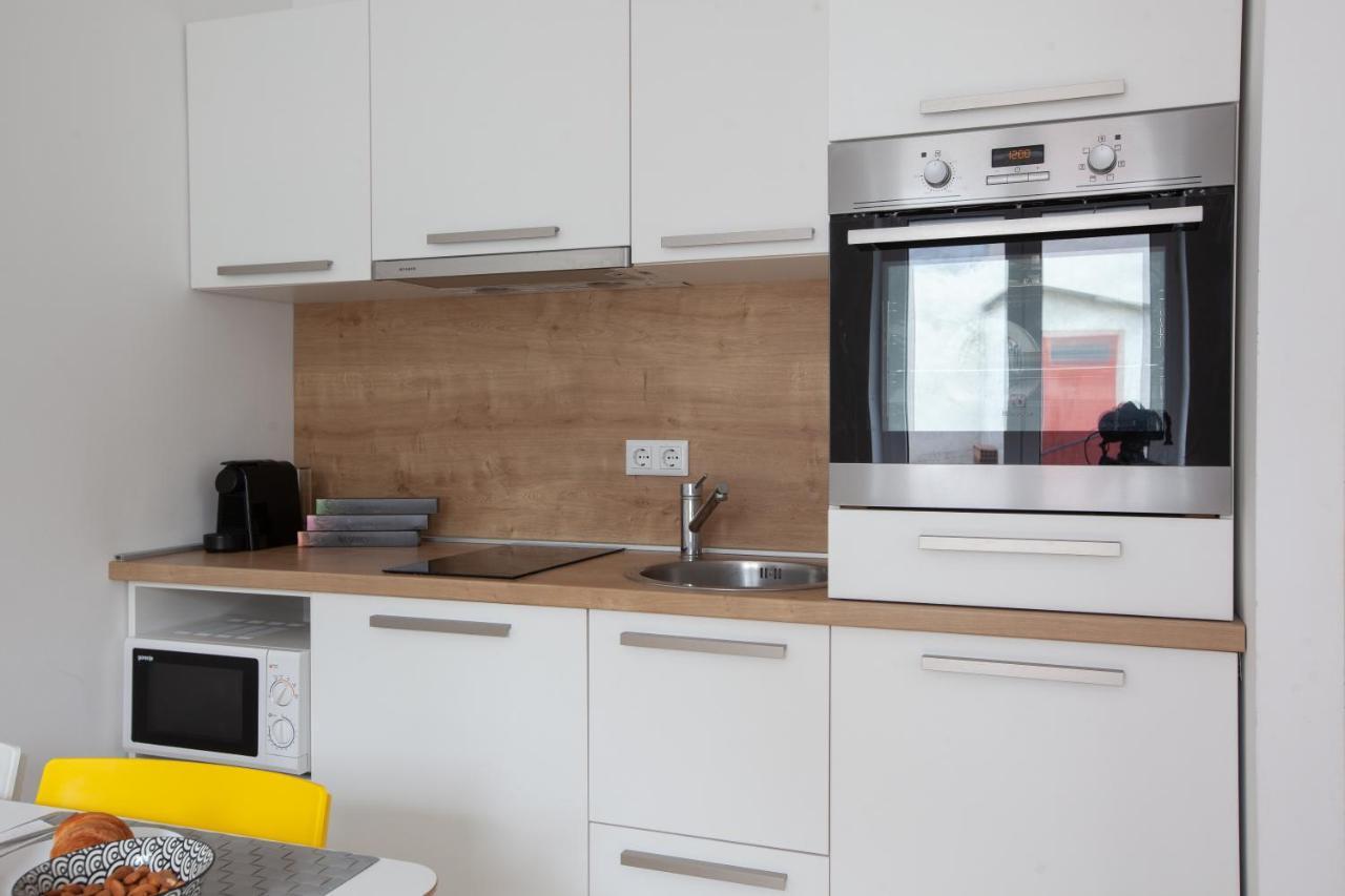 Apartments Coast 27 Подгора Екстериор снимка